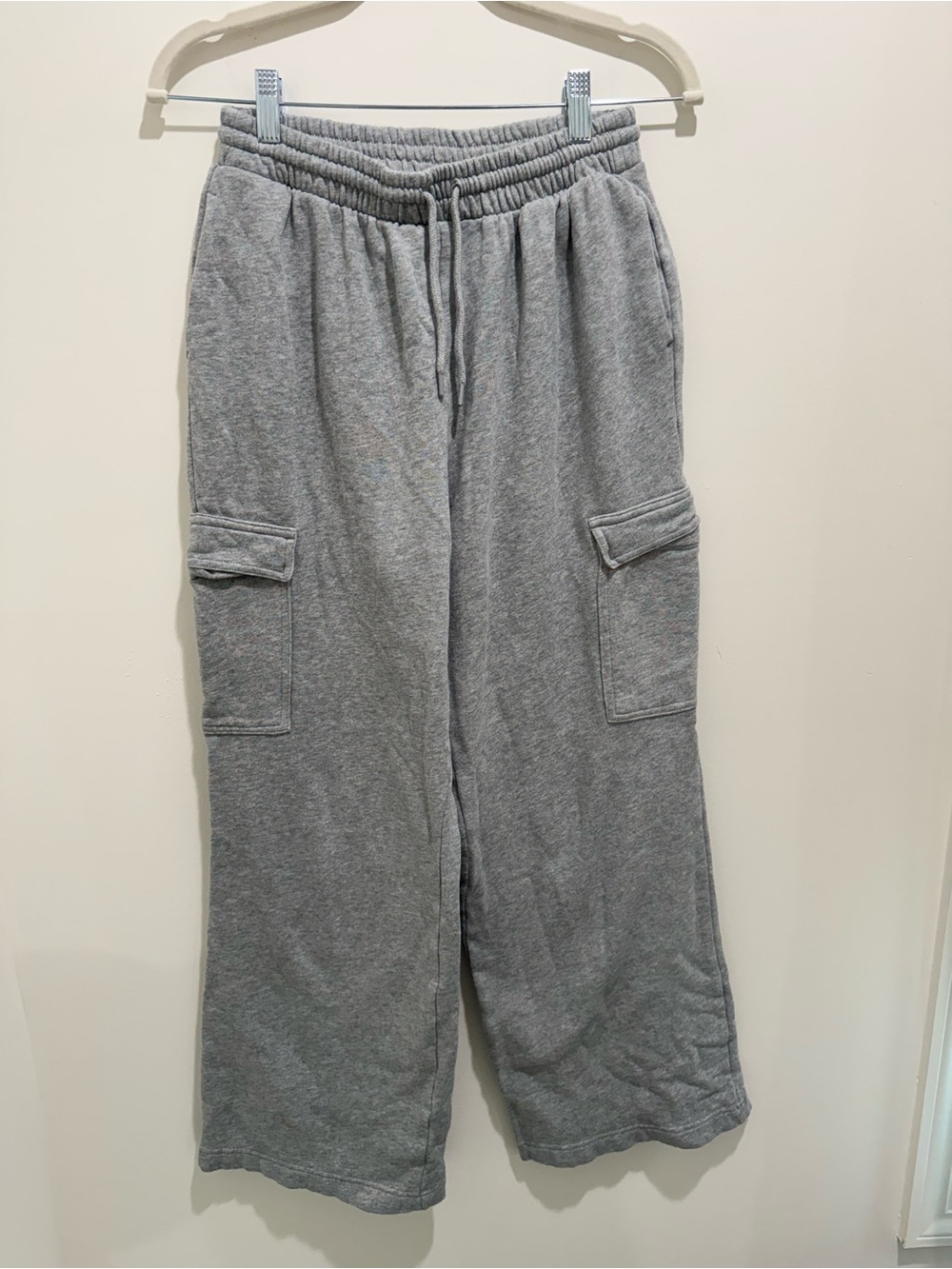 Old Navy SoComfy Wide Leg Cargo Sweatpants Gray Fleece Lounge Pants Small - Picture 2 of 6